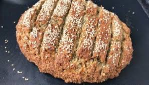 Knuspriges Low Carb Brot Glutenfrei Genau Greta Rezept Eiweissbrot Low Carb Brotchen Glutenfrei Lebensmittel Essen