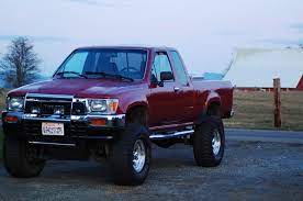 1991 Lifted Toyota Ext Cab Sr5 Truck 65 Hundred My Freaking Dream Right There I Want It So Bad I Need To Get Toyota Trucks Toyota Tacoma 4x4 Monster Trucks