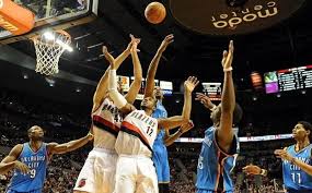 Basket adalah permainan yang diciptakan oleh seorang guru olahraga bernama james naismith di sekitar tahun 1891 asal usulnya james ingin membuat sebuah permainan yang bisa dimainkan oleh muridnya dalam ruangan tertutup selama musim dingin karena tidak dimungkinkan. Pengertian Permainan Bola Basket Sejarah Dan Teknik Dasar Lengkap Id Pengertian