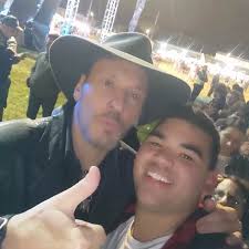 De no creer, siempre de chico siguiendo a uno de mis Artistas favoritos y  por fin pude sacarme una foto con ellos. Jorge Nasser y Carlos Méndez,  queda guardado en mi mente