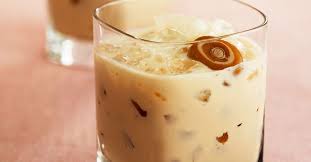Karamell Bailey Drink Rezept Leichte Alkoholische Getranke Baileys Getranke Schnaps
