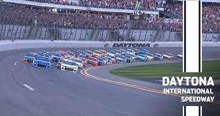 The green flag signals the beginning or resumption of competition. Dale Jr Waves The Green Flag For The Daytona 500 Nascar En Espanol