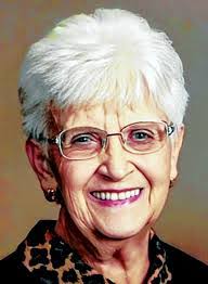 Sarah Peot's Instagram, Twitter & Facebook