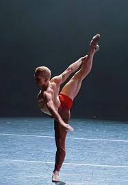 In Awe of Thomas Dilley's Dance Performance