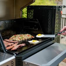 Cast iron grill grate grate care is easy, it is enough to wash it in soapy water and wipe with cooking oil from time to time. Masterbuilt The Leader In Charcoal Cooking Innovation Announces New Gravity Series Griddle Grill Smoker Markets Insider