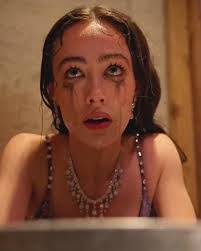 Francesca Rowe's Instagram, Twitter & Facebook