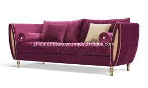Avec des mélanges de coton et laine lourds et secs, ou bien dans des lins fluides et légers, et offrant les teintes des plus classiques aux plus excentriques. Chine Mobilier Classique De Luxe Salle De Sejour Un Canape En Tissu Avec L Or Pieds Acheter Canape Classique Sur Fr Made In China Com