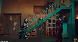 الأغنية من كلمات محمد غباشي ومصطفى الجن، وألحان حسن شاكوش، وتوزيع إسلام ساسو. Kwb1q2t7spfzom