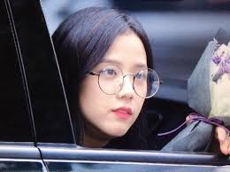 Jennie Told Jisoo To Change Her Look And She Totally Transformed Koreaboo Transformations Blackpink Blackpink Members
