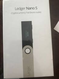Ecranul și cele două butoane ajută utilizatorul în introducerea informațiilor. Buy Ledger Nano S Wallet Online In Germany 113299194225