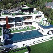 Mega Mansions On Instagram America S Most Expensive House Can You Guess The Price And Yes The Helicopter And Ca Mansions Expensive Houses Bel Air Mansion