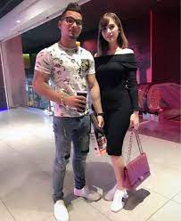 Isu sajat jadoss ke bodoss nihhh. Lelaki Tinggi Pilihan Sajat Semasa Mstar