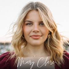 Kelley Henson's Instagram, Twitter & Facebook