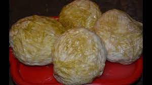 Varza murată conține multe probiotice, adică bacterii benefice care așadar, zeama de varză murată are numeroase beneficii pentru sănătatea ta, dar în același timp este contraindicată în diverse situații și trebuie consumată cu. Zeama De Varza 14 Proprietati Miraculoase Ale Zemii De Varza Murata Eu Stiu Tv Youtube