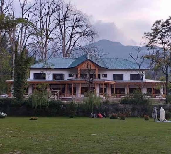 Book Dak Bungalow Hotel & Restaurant in Verinag,Anantnag - Best Hotels near me in Anantnag - Justdial
