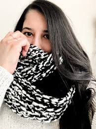 Crochet Infinity Scarf for Women, Chunky Infinity Scarf for Men, Galentines  Day Gifts for Best Friend, Cozy Gifts for Women, Unisex Scarf