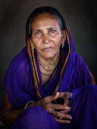 ASHOKA TREE Ashoka tree ....a beautiful tree with fragrant flowers. The  flowers come in heavy, lush bunches. They are bright orange-yellow in  color, turning red before wilting. It's botanical name is Saraca