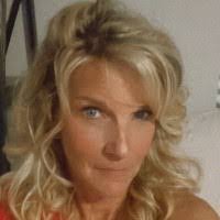 Kristin Scarborough's Instagram, Twitter & Facebook