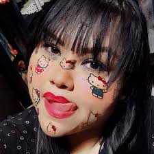 Tania Leos's Instagram, Twitter & Facebook