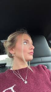 Jade Rendon's Instagram, Twitter & Facebook