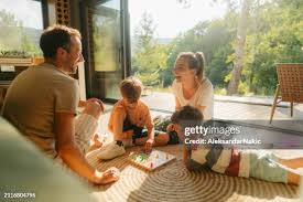 Image result for tbn:89j_M0kB5dmhMM::www.portaldafamilia.org/images/familia1a.jpg