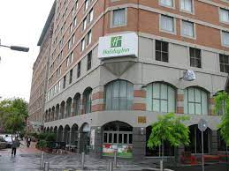 For added convenience, it offers a business centre, a tour desk and a ticket service. Holiday Inn Darling Harbour Bild Von Holiday Inn Darling Harbour Sydney Tripadvisor