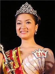 Chiêm ngưỡng nhan sắc U40 của Hoa hậu 'đẹp nhất nhì lịch sử Việt Nam' và  thực hư câu chuyện gọt mặt?