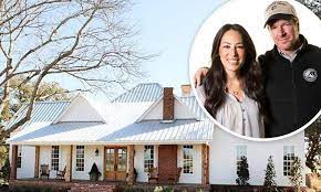 We have now placed twitpic in an archived state. Joanna And Chip Gaines On The Farm A Look Inside Their Charming Country Home Daily Mail Online