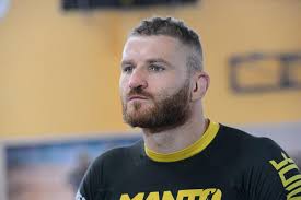Bije się, gada i serwuje solidny trening co środę o 17:00 na antenie newonce.radio. Jan Blachowicz Kim Jest Polski Zawodnik Walki Pas Instagram Zona Wiek Wzrost Eska Pl