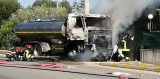 Ecco gli articoli su quello che è successo oggi! Bisceglie Tragedia Sulla Bisceglie Corato Un 30enne Biscegliese Carbonizzato In Auto Le Foto