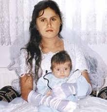 Barmen oğuz atak cinayeti, çete olaylarına karışmak, tehditle tahsilat yapmak, zorla alıkoymak suçlarından ay boyunca aranan peker, teslim olacağını bildirerek 19 ağustos 1998'de romanya'dan türkiye'ye getirilmiştir. Turkiye Bu Cinayetleri Konustu Ntv