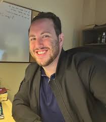 i magically have a 20/20 vision whenever i see beauties even from afar