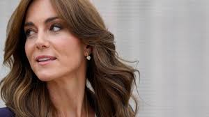 Kate Middleton, de Burberry y con collar tendencia, rememora a sus  antepasados en su último acto