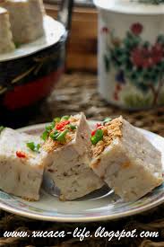 萝卜糕 芋头糕都是娘子的最爱 这两种传统糕点可有好几种做法和吃法 所以都百吃不厌呢 芋头糕材料 芋头切丁