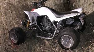 When i checked the motor shaft had broken off before the crash. Beide Ohne Helm Vater Stirbt Bei Quad Crash Sohn 10 Verletzt Regional Bild De