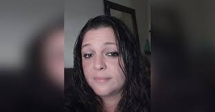 Crystal Hartless's Instagram, Twitter & Facebook