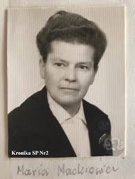 MARIA MACKIEWICZ, ( 1909- 1980), organizatorka tajnego nauczania w czasie  II wojny światowej. Urodziła się 08.01. 1909 r. w Stryju (obecnie miasto na  Ukrainie); córka Antoniego i Petroneli z Iwanickich. Od 1916