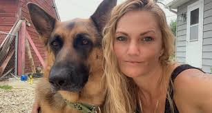 Happy Birthday to our pearl wearing, Miss personality, Gretchen! She loves  everybody! 3 years old today. ♥️♥️