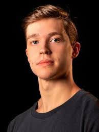 Jessica Clyde's Instagram, Twitter & Facebook