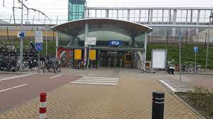 Station zwijndrecht (nl) gară din țările de jos (ro); Aanhoudingen Bij Knokpartij Op Station Zwijndrecht Foto Ad Nl
