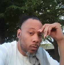 GUYS I NEED YOUR OPINIONS ON THIS. BETWEEN DR. DRE & JAY Z.