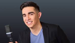 El mexicano Eloy Baeza, cantante y terapeuta, participa en Jesús entra a tu  casa: “En la música tú compones la canción, pero Dios es quien acaricia el  alma”