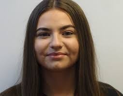 Leah Hollins's Instagram, Twitter & Facebook