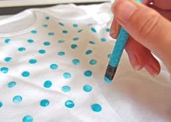May 18, 2018 · dip your square of cloth into pure white vinegar. Can You Varnish Fabric How To Seal Acrylic Paint On Fabric