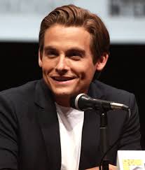 Kevin zegers (september 19, 1984) is a canadian actor, who played josh framm in the first four air bud films; Kevin Zegers Wikipedia
