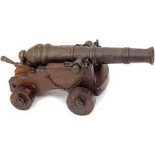 I colpi sono fatti di ghiaccio, con forme piene di. Cannone Medio Cannoni Antica Porta Del Titano Armeria A San Marino E Softair Shop Online
