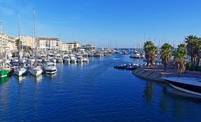 Le méditerranée 1, b1 553 boulevard d'alger , фрежюс , frejus beach (1.7 км от центра ) наличие и цены | номера инфо и цены fréjus studio is located in fréjus. Frejus Cote D Azur