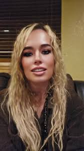 Aprilpaisleyofficial