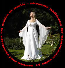 Check spelling or type a new query. Boutique De Robes De Mariee Historiques Et Vetements Medievaux Le Mariage Medievale Robe Grandes Tailles Robe De Marier Costumes Robe Ceremonie