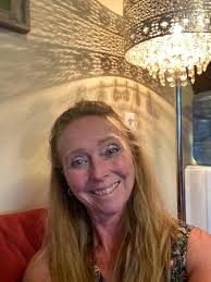 The Courageous Heart: Finding Strength in Difficult Times (Expansion)